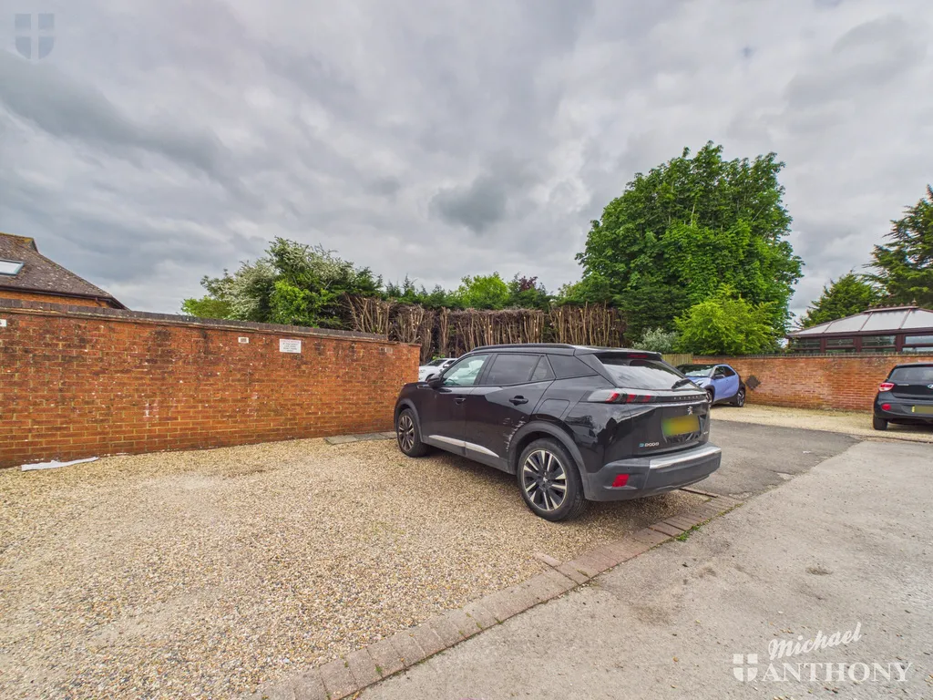 Plested Court, Stoke Mandeville, Aylesbury, HP22 5UB, photo 7