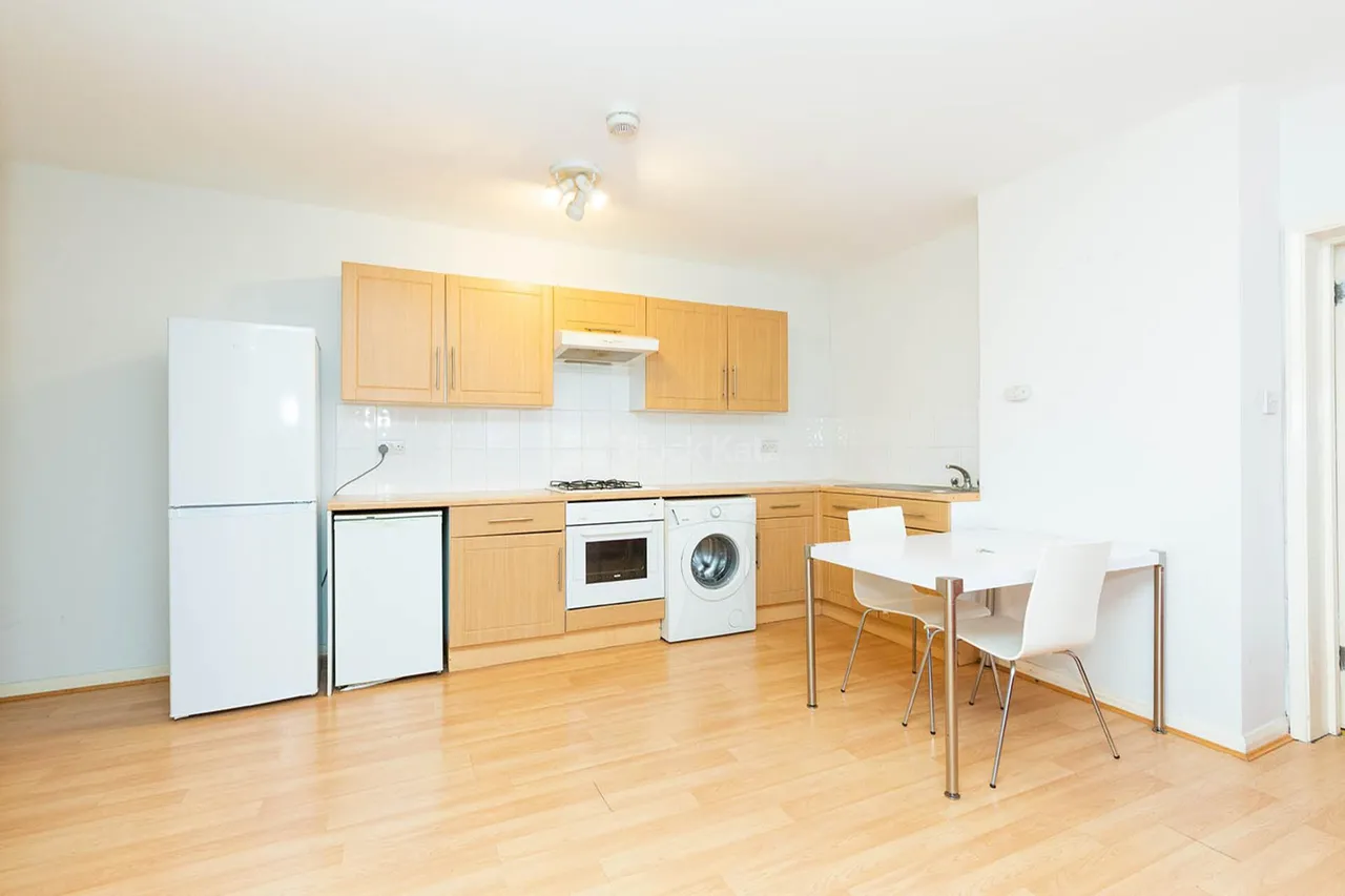 Windus Road, N16, photo 2