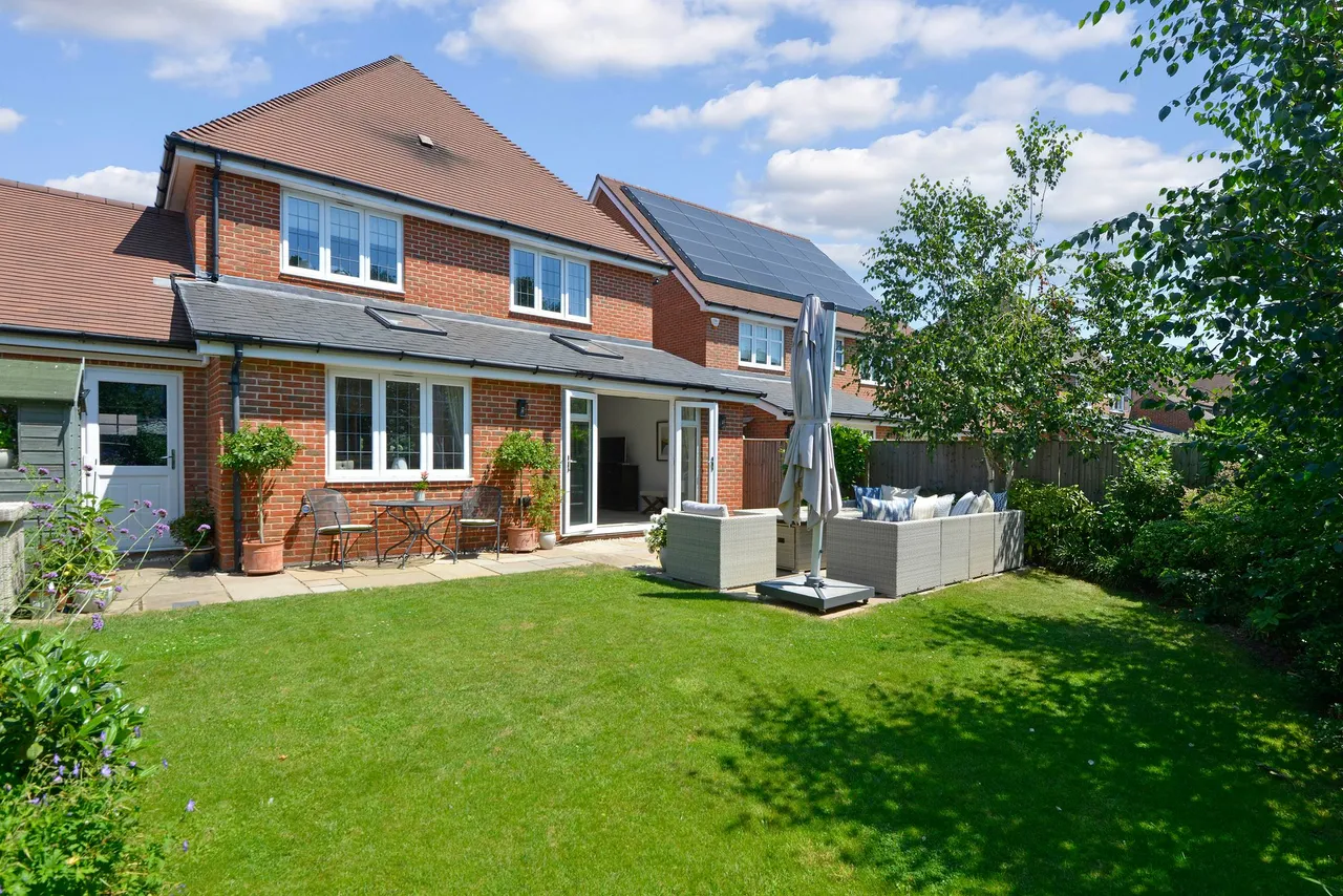Newlands, Cranleigh, GU6, photo 17