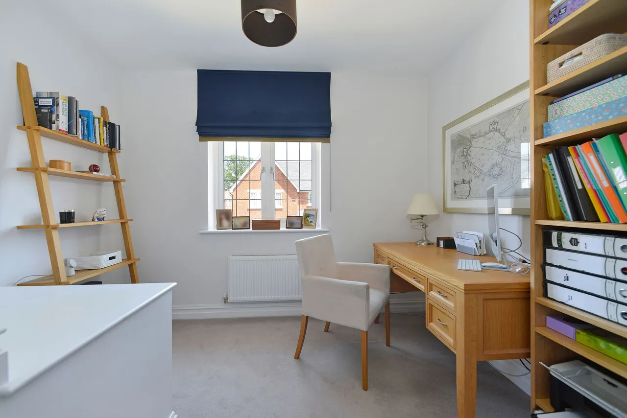 Newlands, Cranleigh, GU6, photo 16