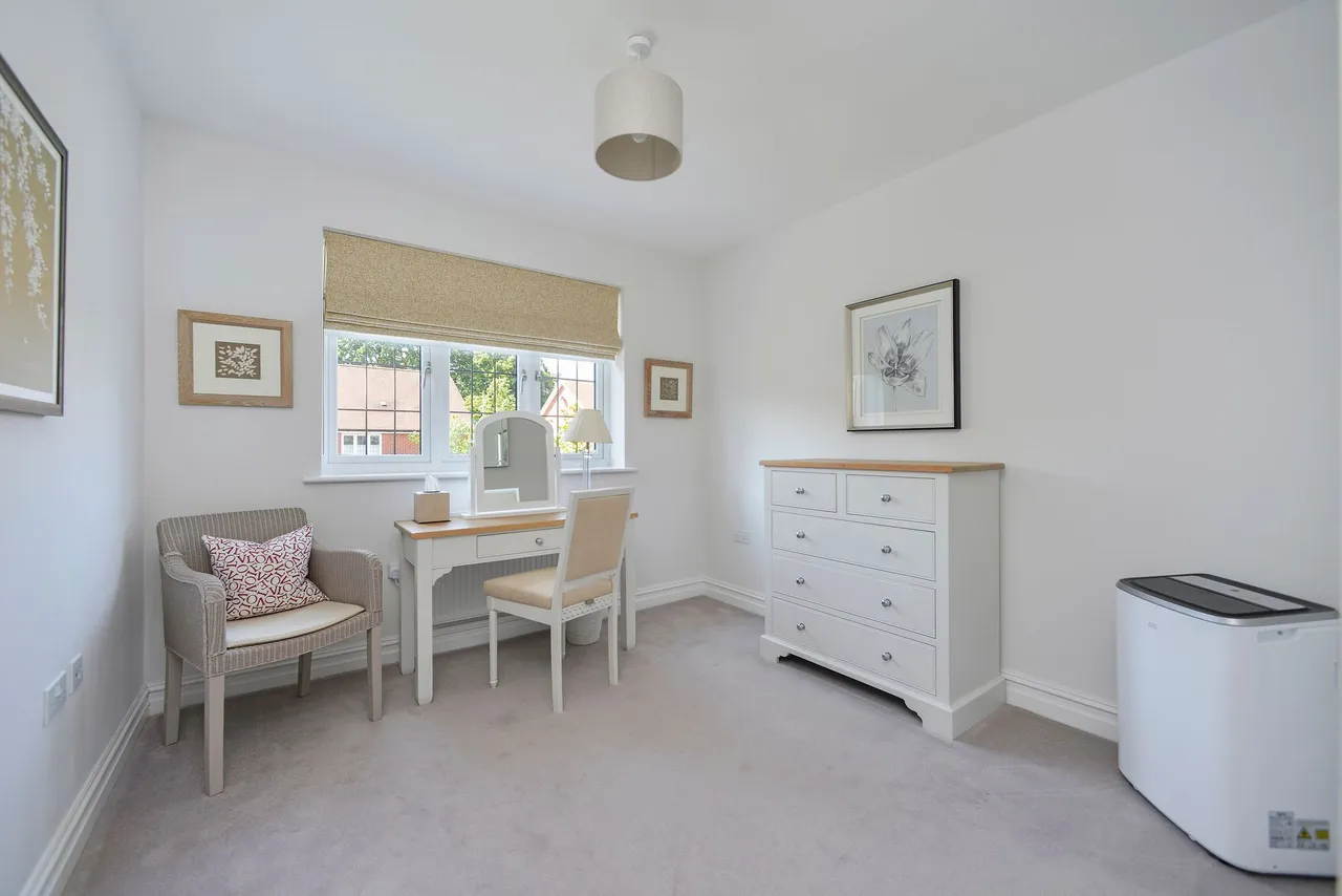 Newlands, Cranleigh, GU6, photo 10
