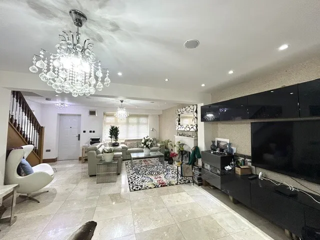 Crow Lane, Romford, RM7, photo 10