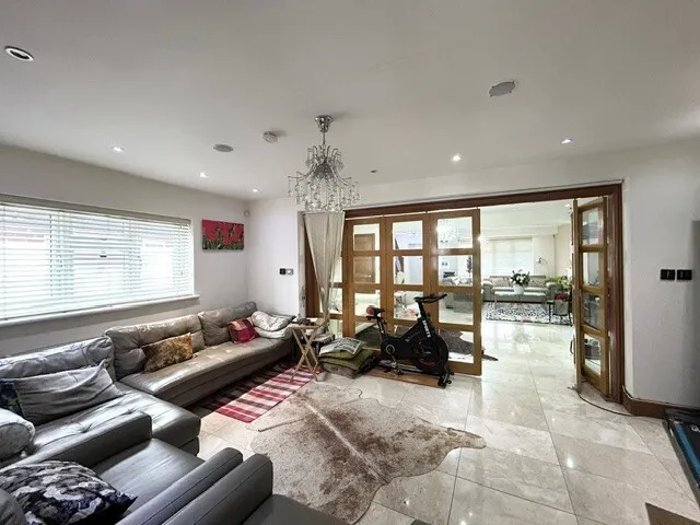 Crow Lane, Romford, RM7, photo 4