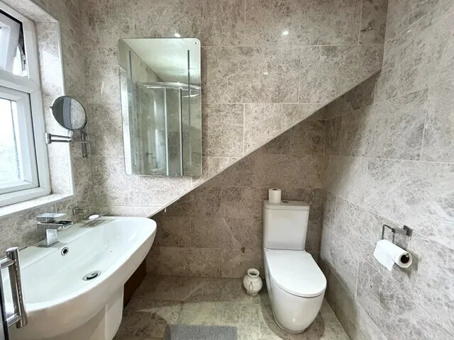 Crow Lane, Romford, RM7, photo 3