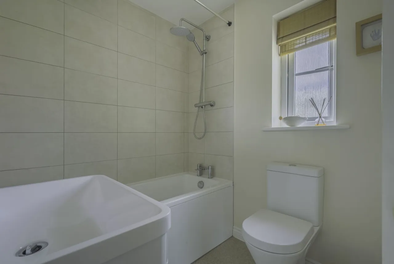 Fawley Close, Swindon, SN25, photo 21