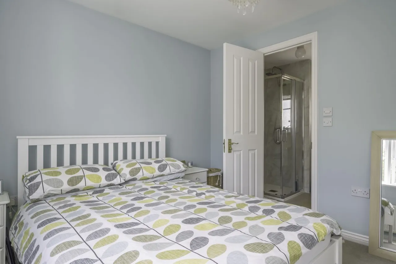 Fawley Close, Swindon, SN25, photo 13