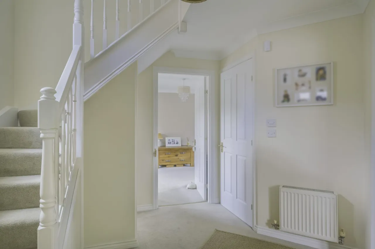Fawley Close, Swindon, SN25, photo 3