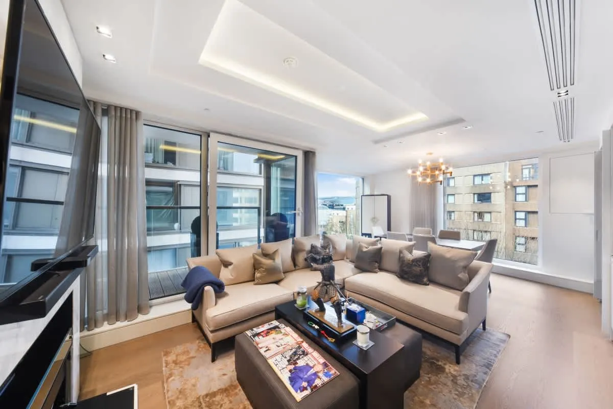 3 bed flat for sale, Kensington High Street, London, W14