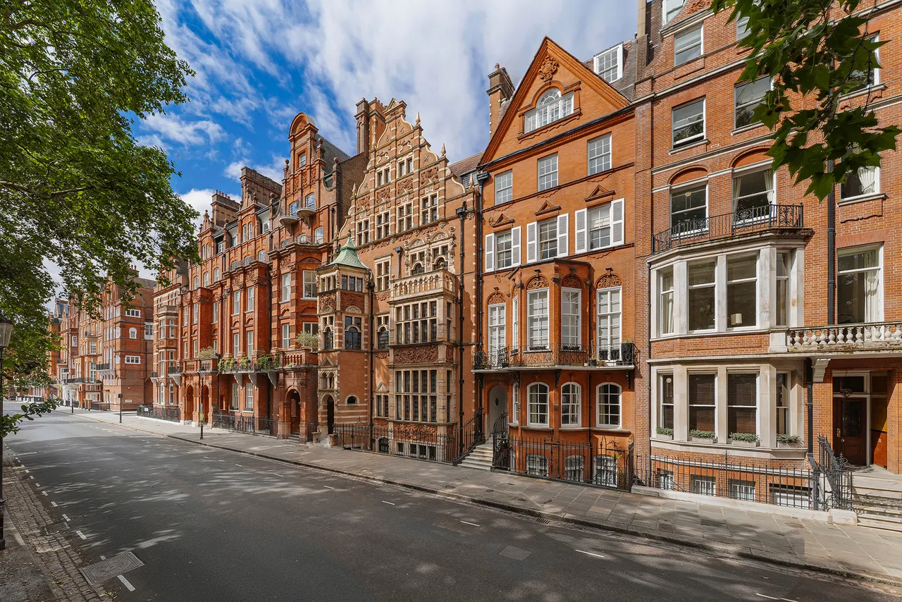 3 bed flat for sale, Cadogan Square, Knightsbridge, SW1X