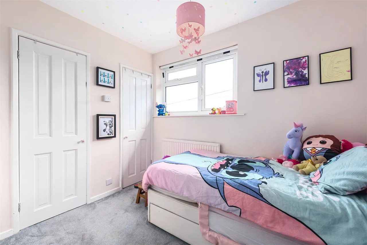 Underwood Avenue, Ash, Guildford, Surrey, GU12 6PR, photo 8