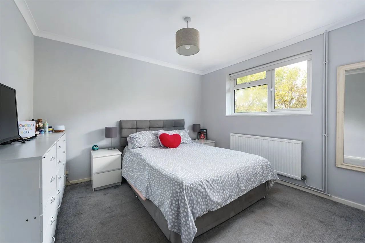 Underwood Avenue, Ash, Guildford, Surrey, GU12 6PR, photo 6