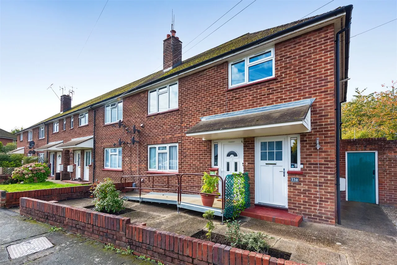 Underwood Avenue, Ash, Guildford, Surrey, GU12 6PR, photo 9