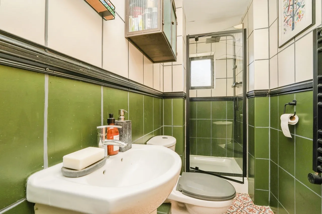 London Road, Cheltenham, GL52, photo 6