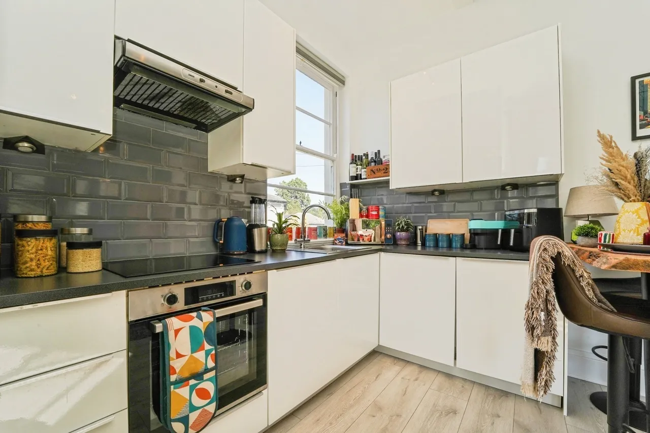 London Road, Cheltenham, GL52, photo 8