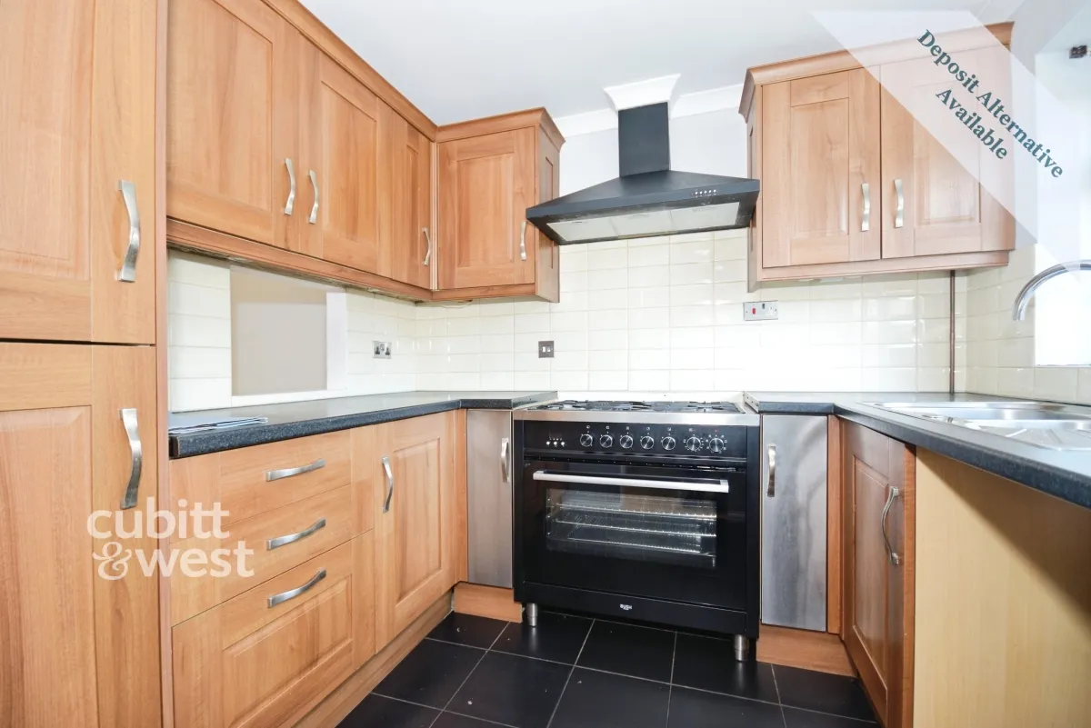 AVAILABLE NOW! Sycamore Drive, East Grinstead, RH19, photo 2