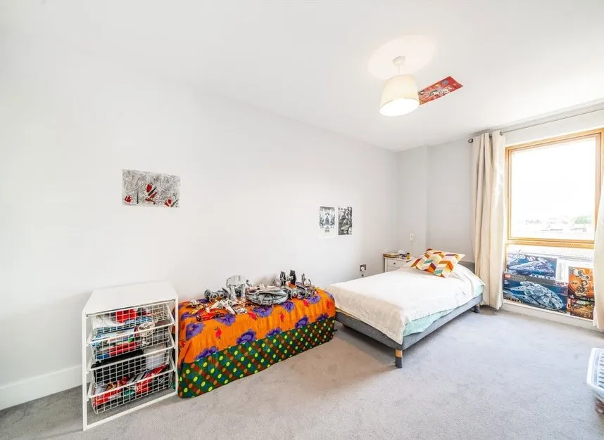 East Acton Lane, Acton, W3, photo 5