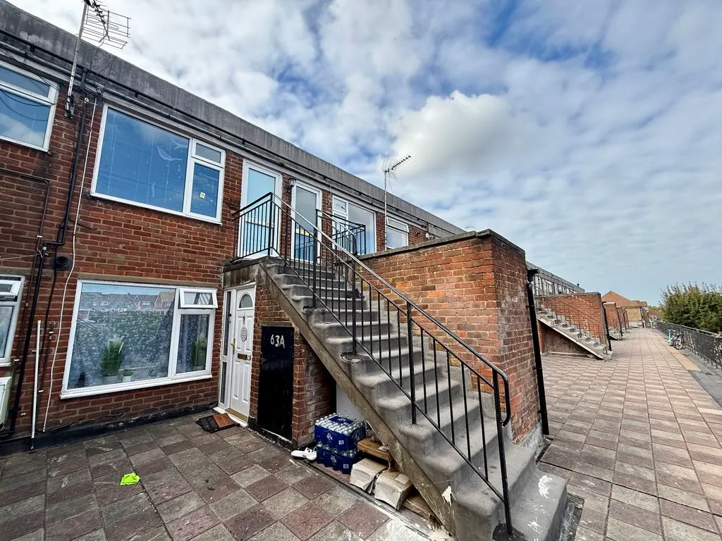 2 bed flat for sale, Lowther Road, Dunstable, LU6