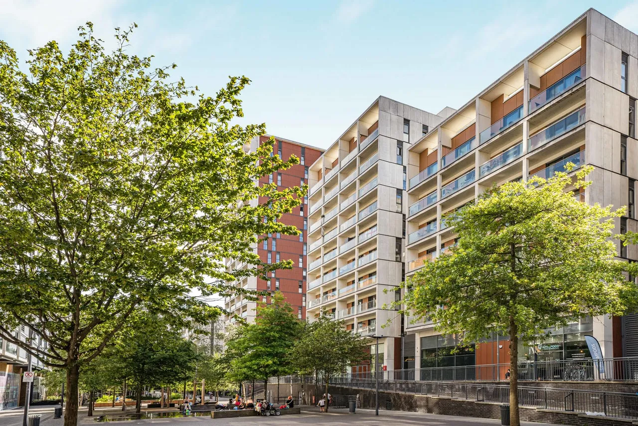 2 bed flat for sale, Dalston Square, London, E8