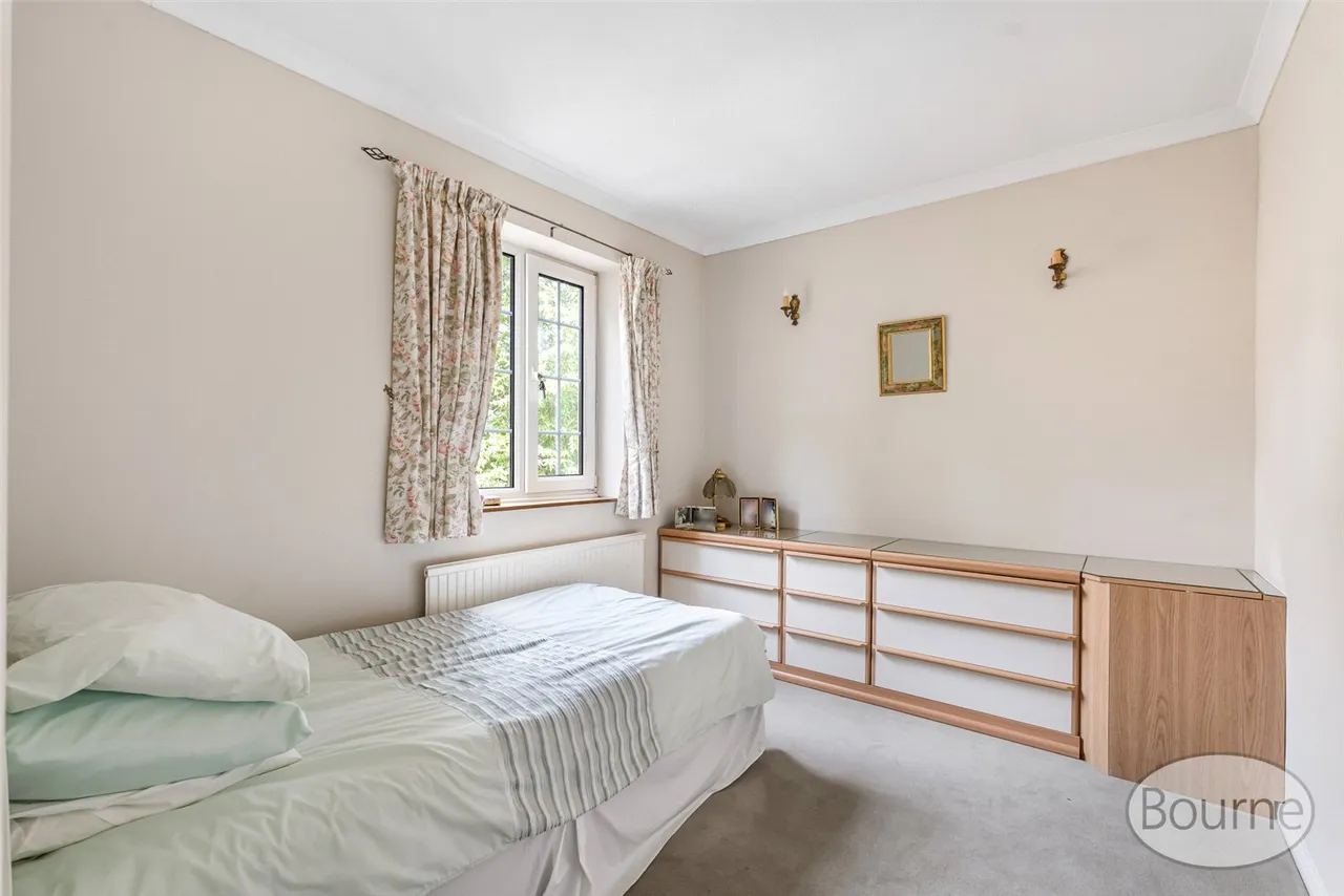 Paxton Gardens, Woodham, GU21, photo 10