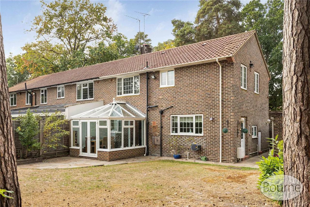 Paxton Gardens, Woodham, GU21, photo 20