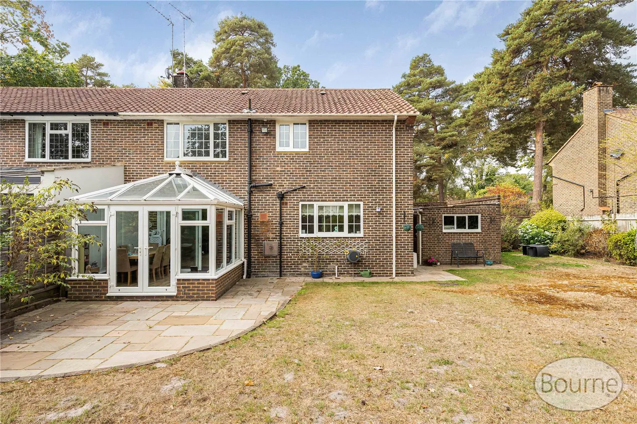 Paxton Gardens, Woodham, GU21, photo 13