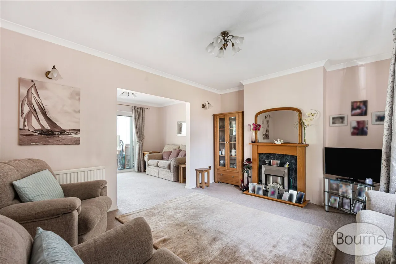 Paxton Gardens, Woodham, GU21, photo 3