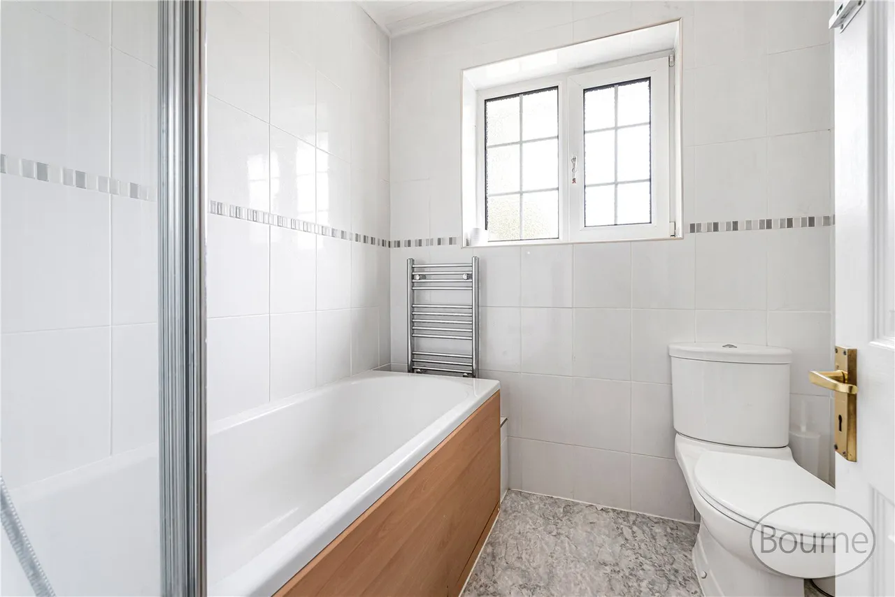 Paxton Gardens, Woodham, GU21, photo 8