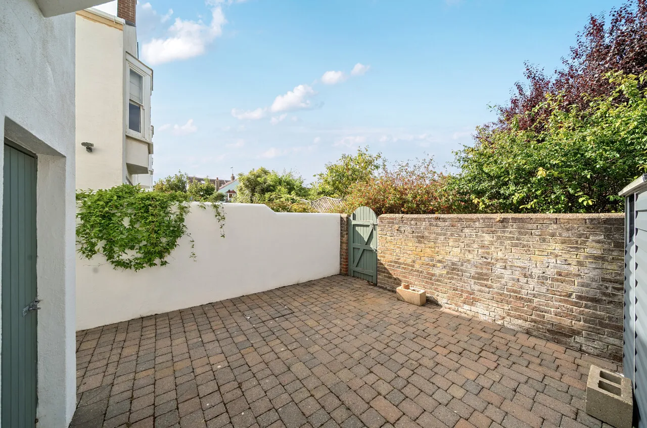 Brighton Road, Worthing, BN11, photo 10