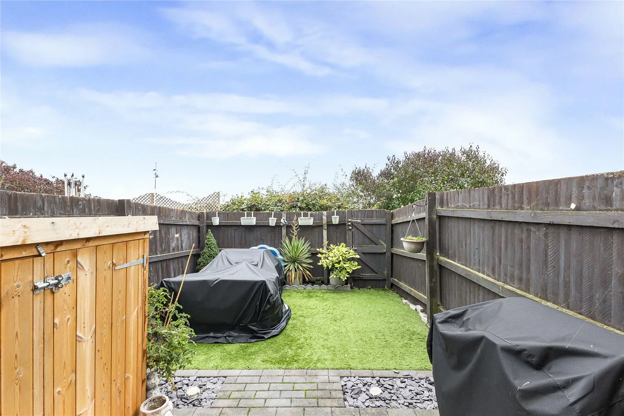 Leaman Close, ME3, photo 9