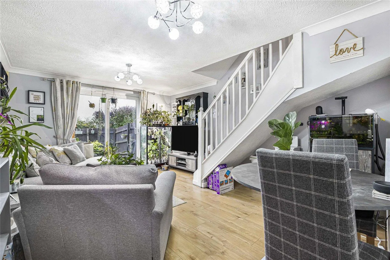 Leaman Close, ME3, photo 3