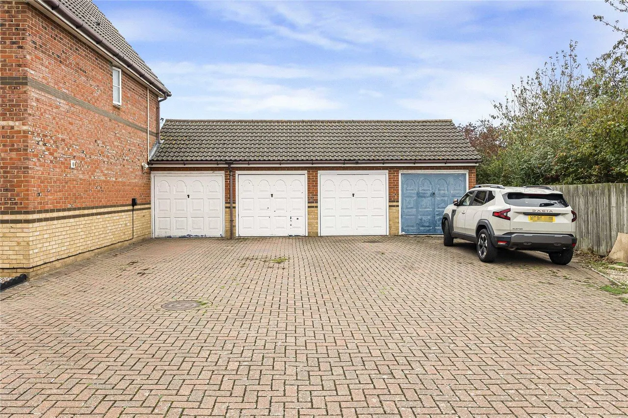 Leaman Close, ME3, photo 8