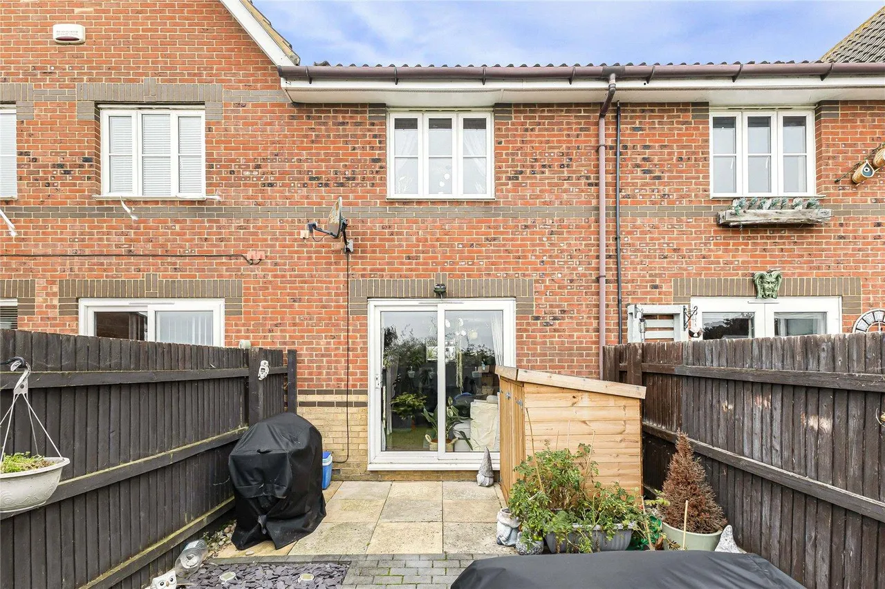 Leaman Close, ME3, photo 11