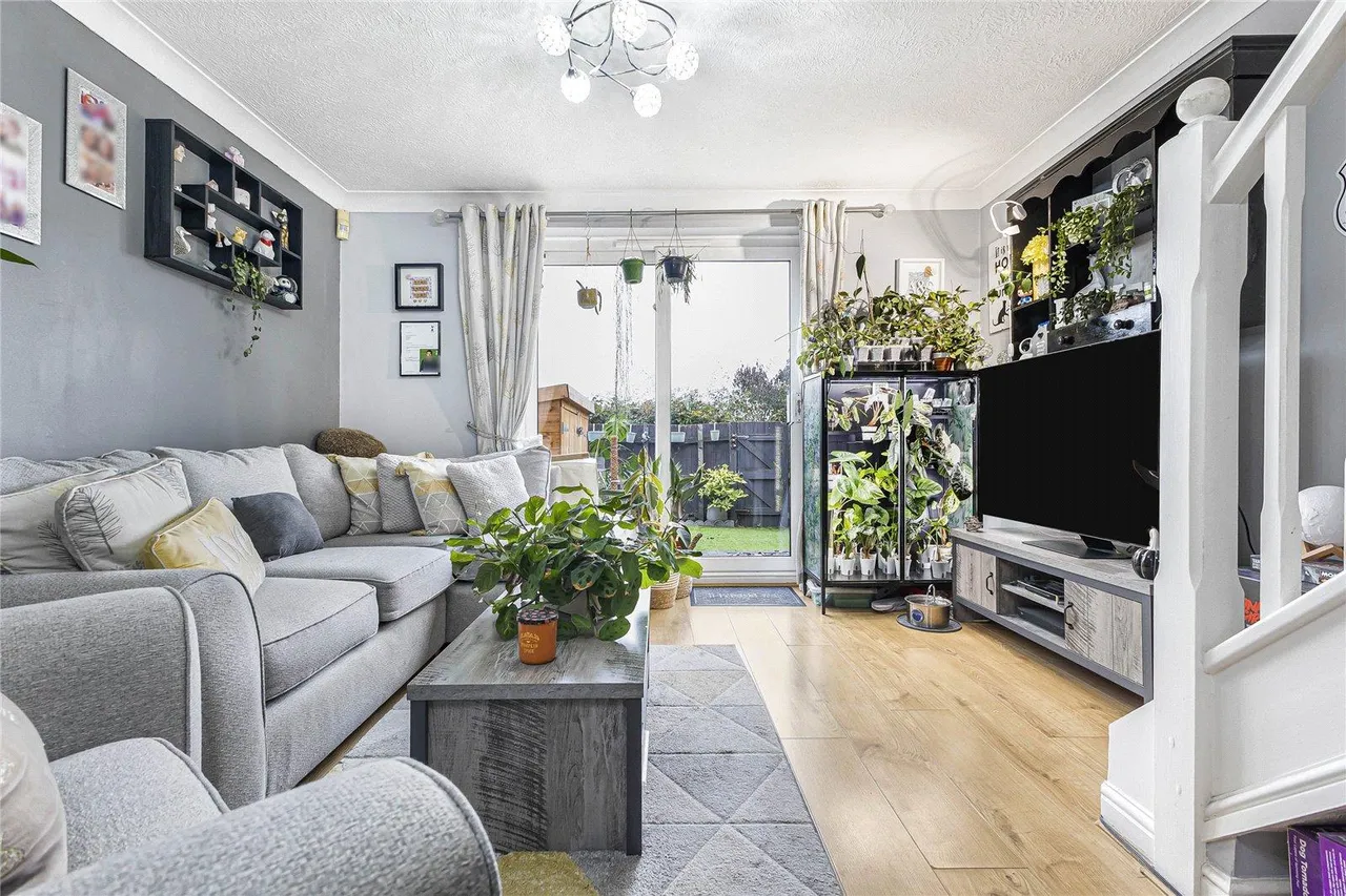 Leaman Close, ME3, photo 2