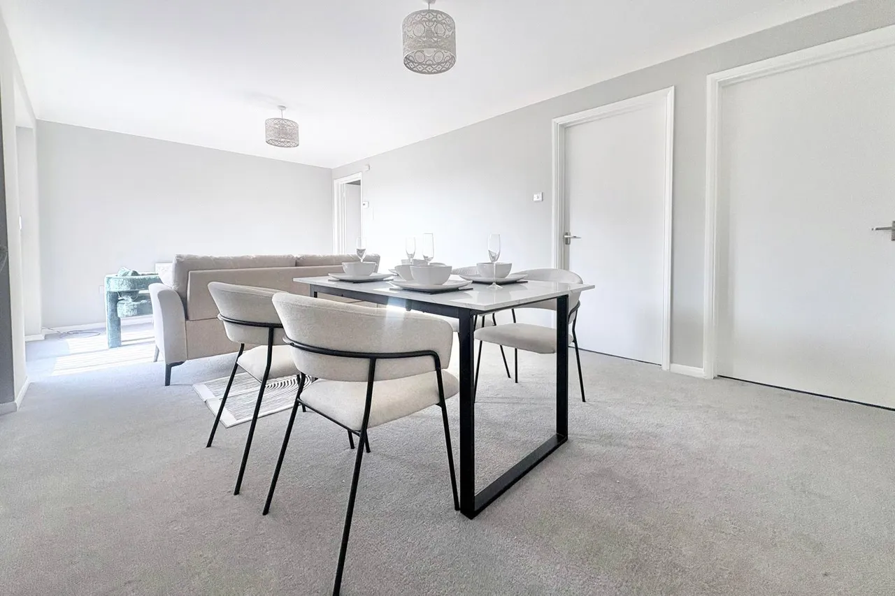 Cherry Tree Close, Farnham, Surrey, GU9 7LU, photo 5