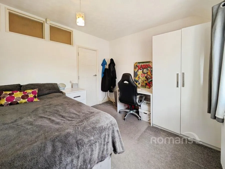 Beech Lane, Earley, RG6, photo 15
