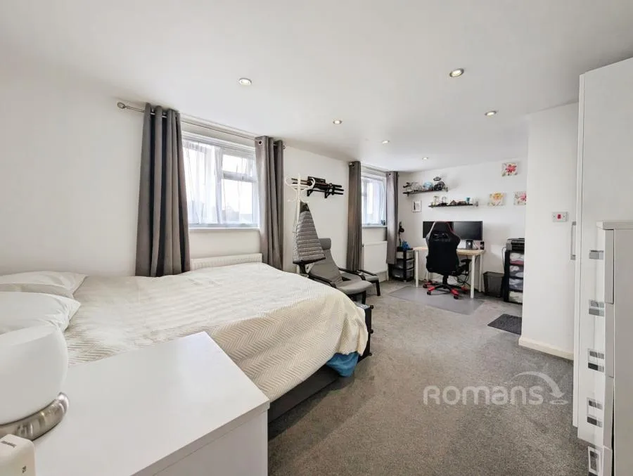 Beech Lane, Earley, RG6, photo 9