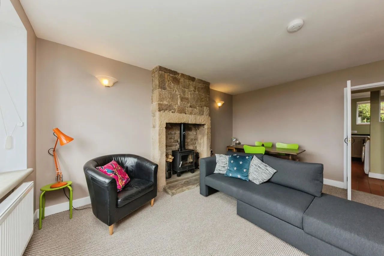 Top Heaths Row, Brown Edge, ST6, photo 3