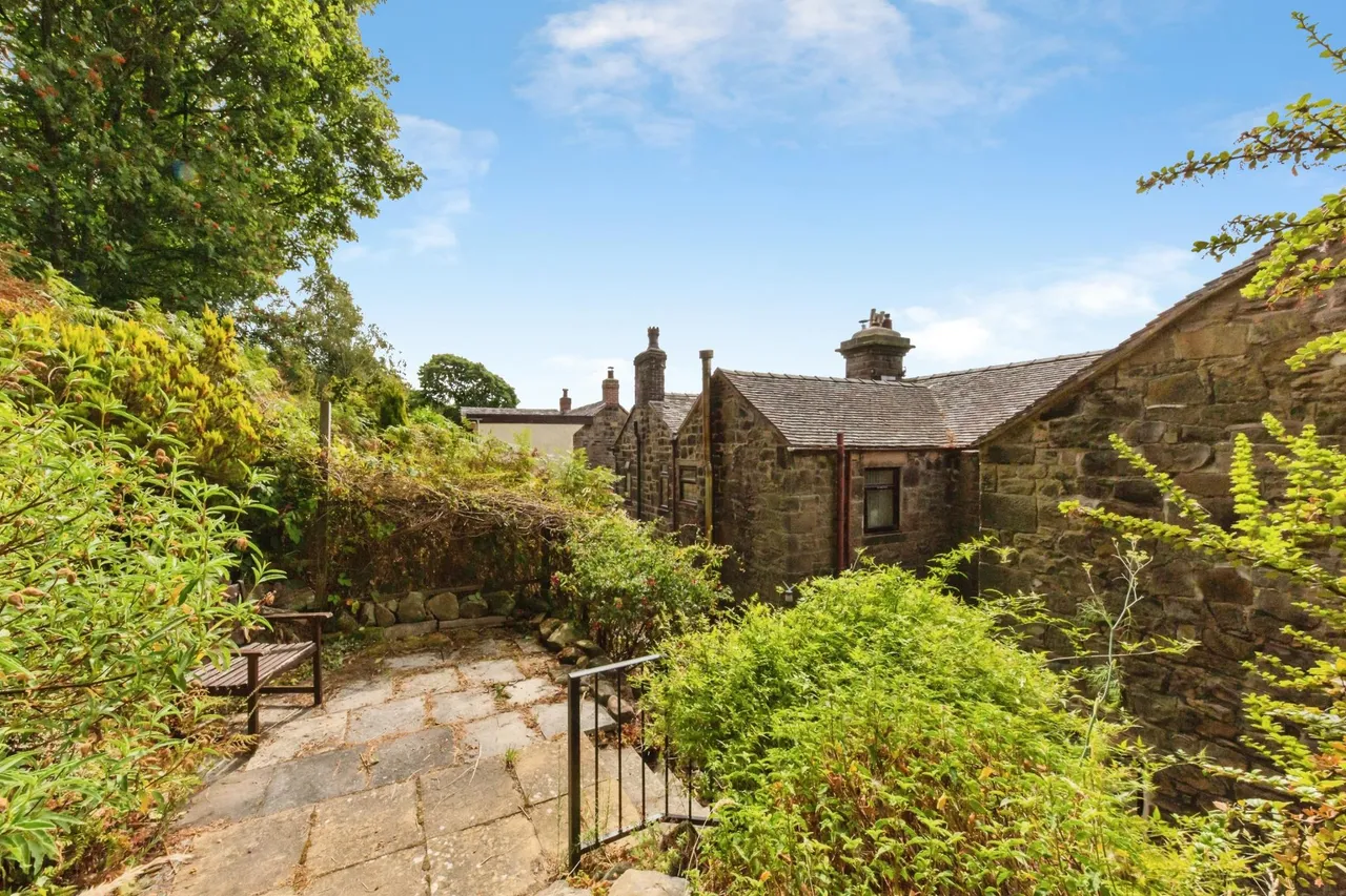 Top Heaths Row, Brown Edge, ST6, photo 30
