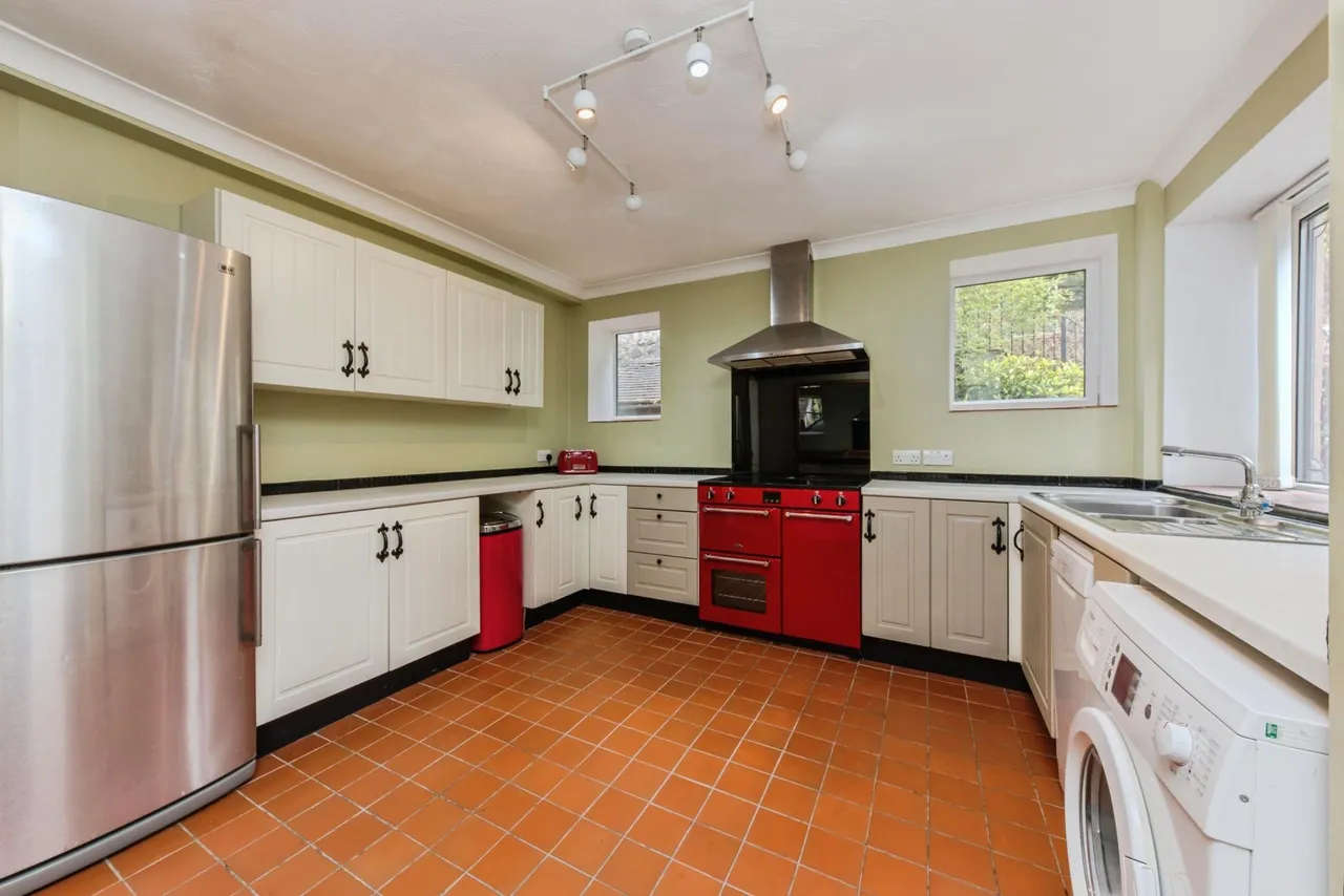 Top Heaths Row, Brown Edge, ST6, photo 2