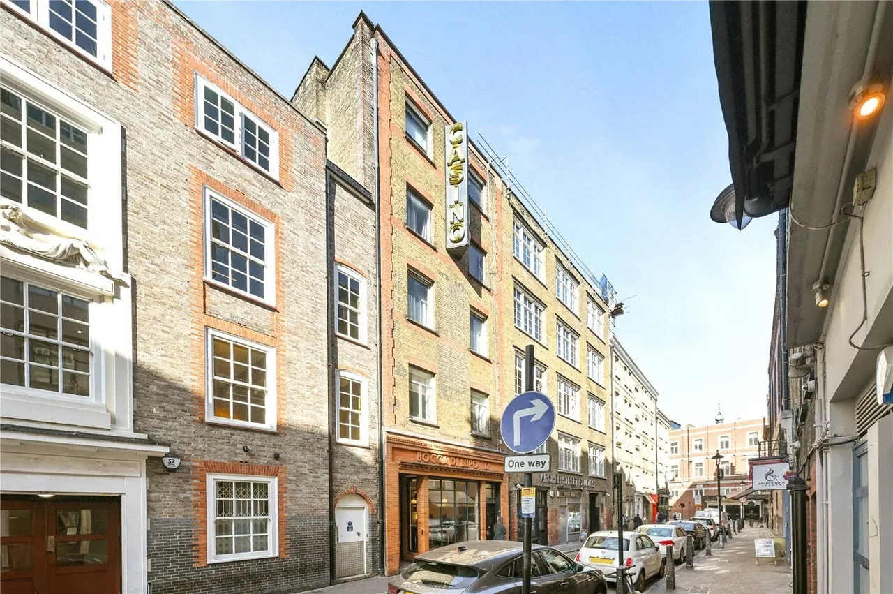 2 bed flat for sale, Archer Street, London, W1D