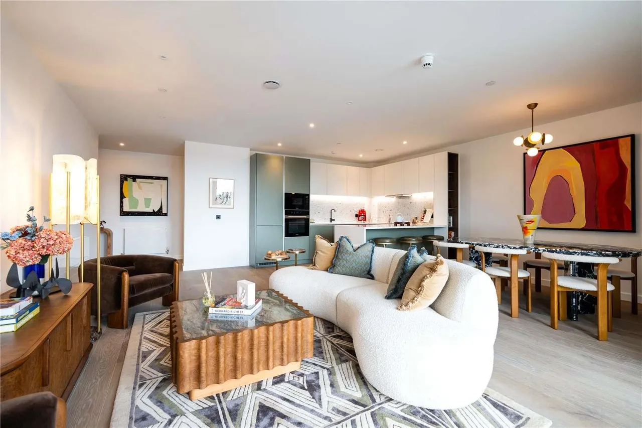 Wandsworth Bridge Road, London, SW6, photo 6