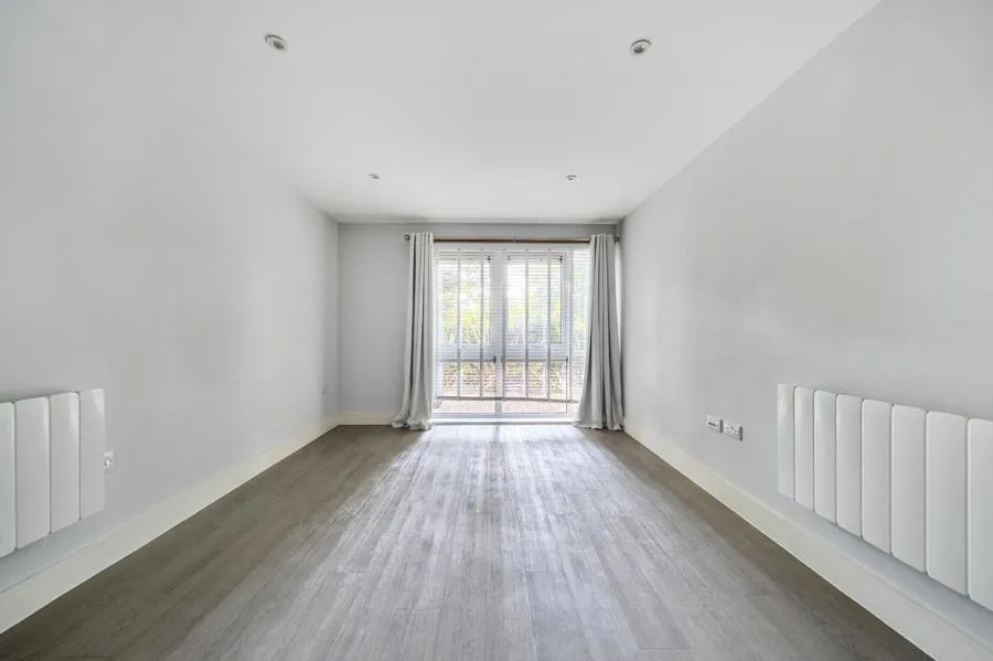 Maybury Road, Woking, GU21, photo 12