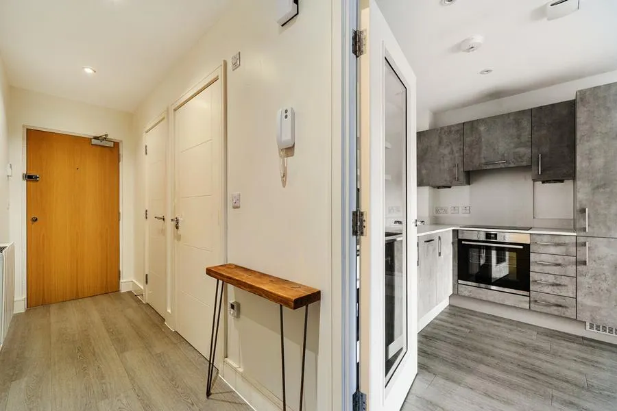 Maybury Road, Woking, GU21, photo 13