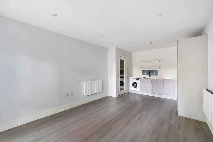 Maybury Road, Woking, GU21, photo 6