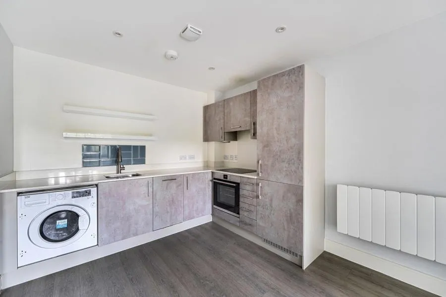 Maybury Road, Woking, GU21, photo 8