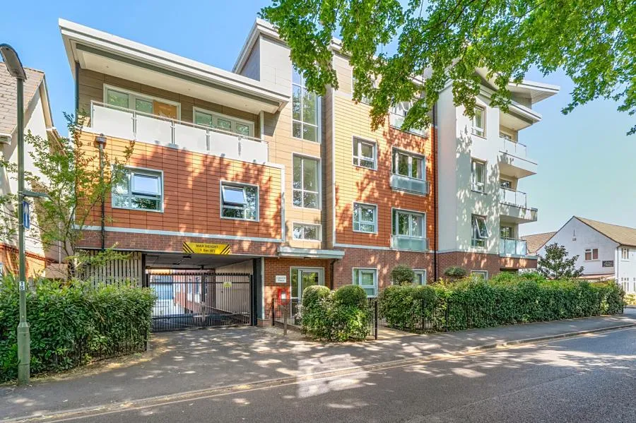 Maybury Road, Woking, GU21, photo 5