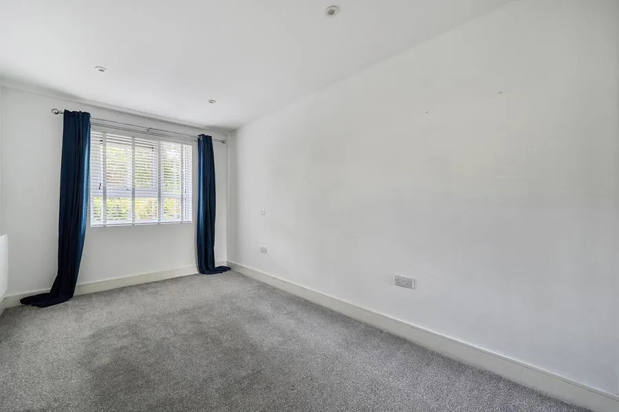 Maybury Road, Woking, GU21, photo 19