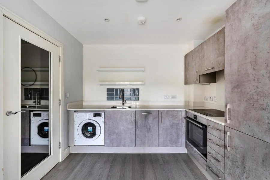 Maybury Road, Woking, GU21, photo 4