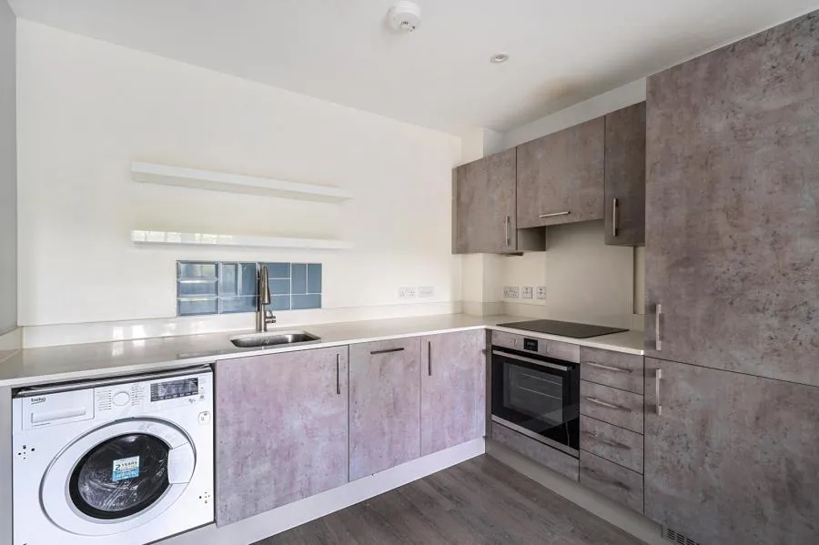 Maybury Road, Woking, GU21, photo 10