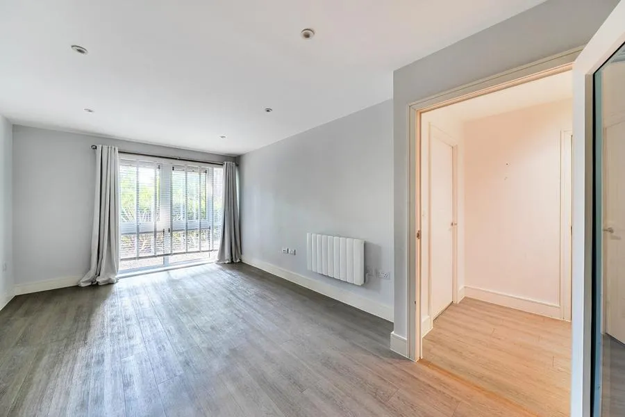 Maybury Road, Woking, GU21, photo 11